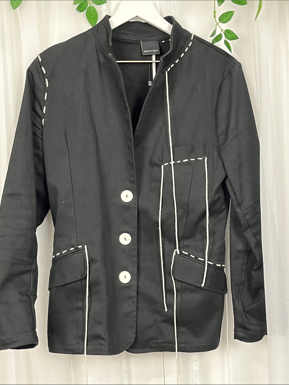 Simply Mila Blazer/Jacket M Black Modern Baste Stitch Detail Pockets Buttons EUC